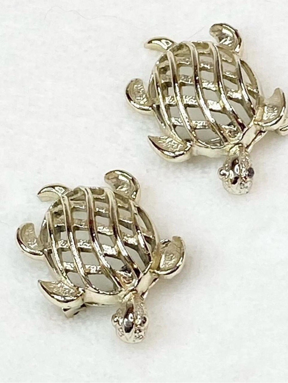 Vintage Gerry’s Sea Turtle Pins Brooches Gold Tone Laced Marked Set of 2 Pins